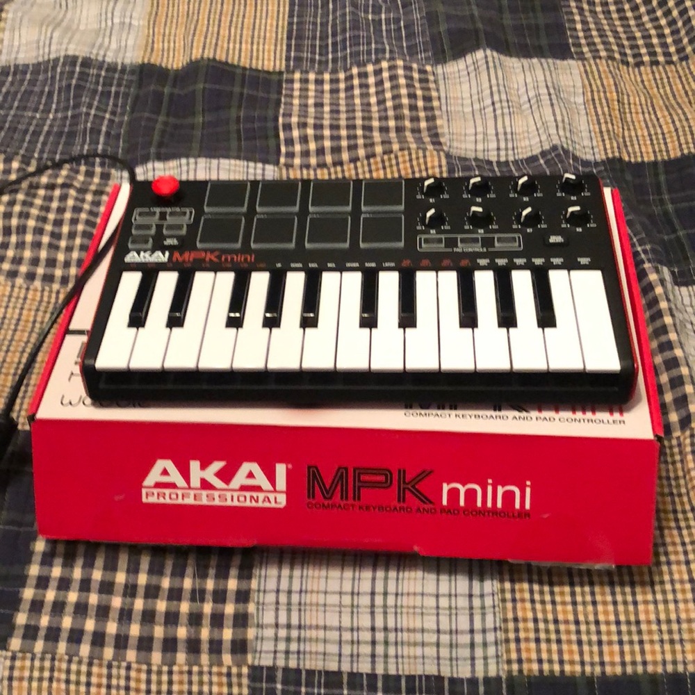 MPK AKAI mini keyboard